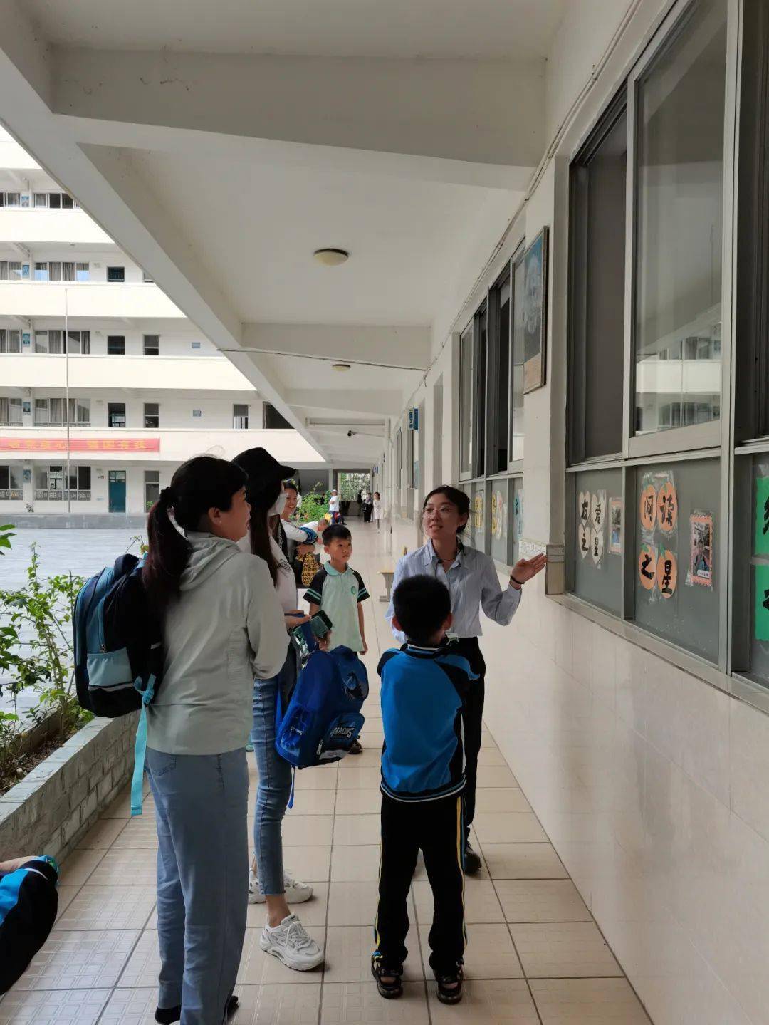 海南附属小学，育人为本，质量铸就校园辉煌