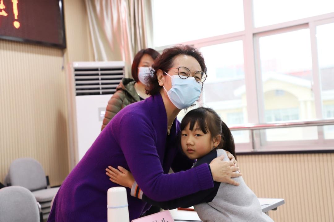 附属小学男老师的引领与担当力量