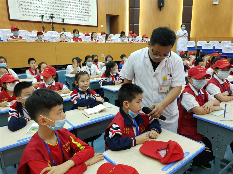 医院附属小学，育人为本，健康成长的摇篮