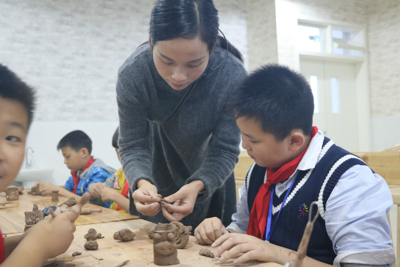 小学艺术课程雕刻教学如何培养细致观察力