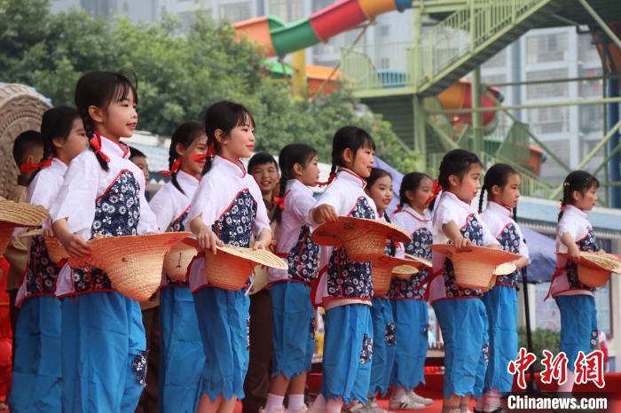 壮语学校附属小学，培育壮乡未来之星的摇篮