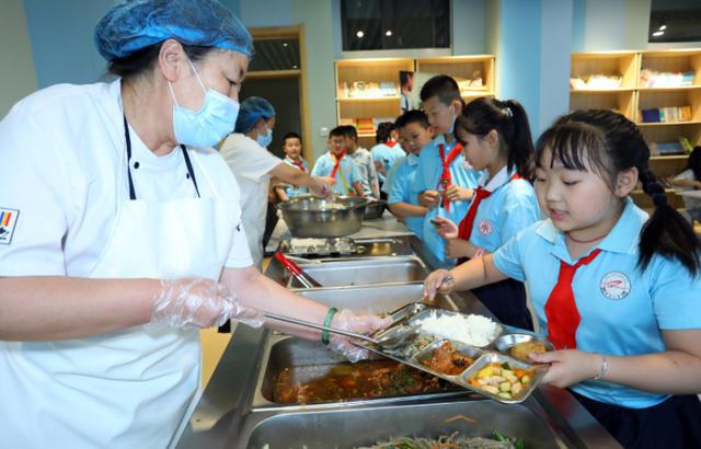 琼海小学附属小学伙食，营养与健康并重，打造健康校园餐食文化