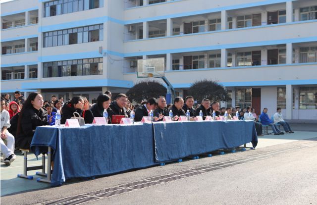 青阳中学附属小学，培育未来之星摇篮