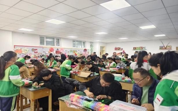 乌市师大附属小学，培育未来之星的摇篮