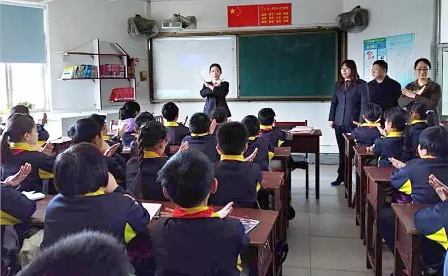 蠡县师范附属小学教室，智慧殿堂，孕育未来之光