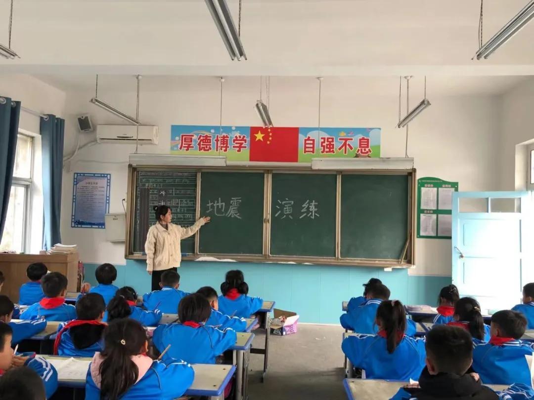 附属学校与小学，特殊教育模式解析