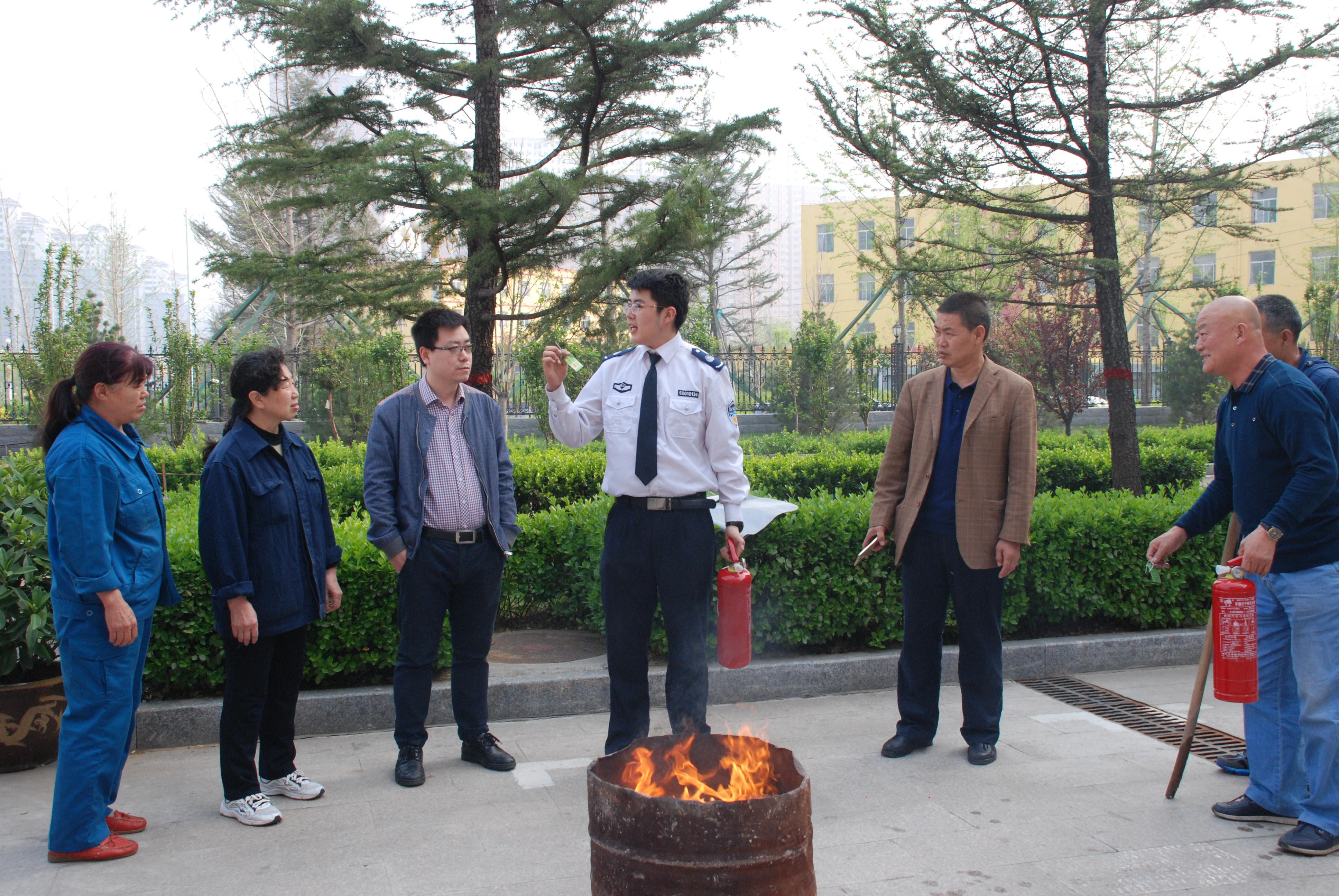 阳泉师专附属小学教官，引领成长的楷模典范