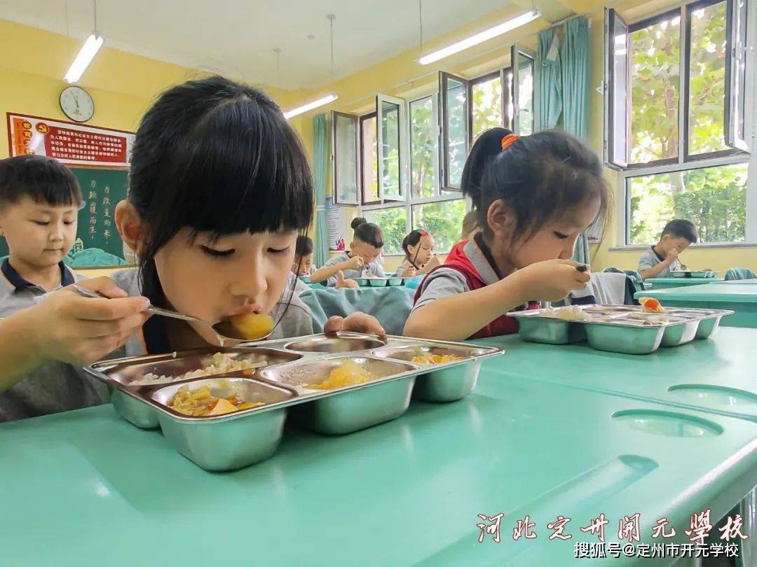 附属小学伙食，营养与健康并重，培育健康小先锋