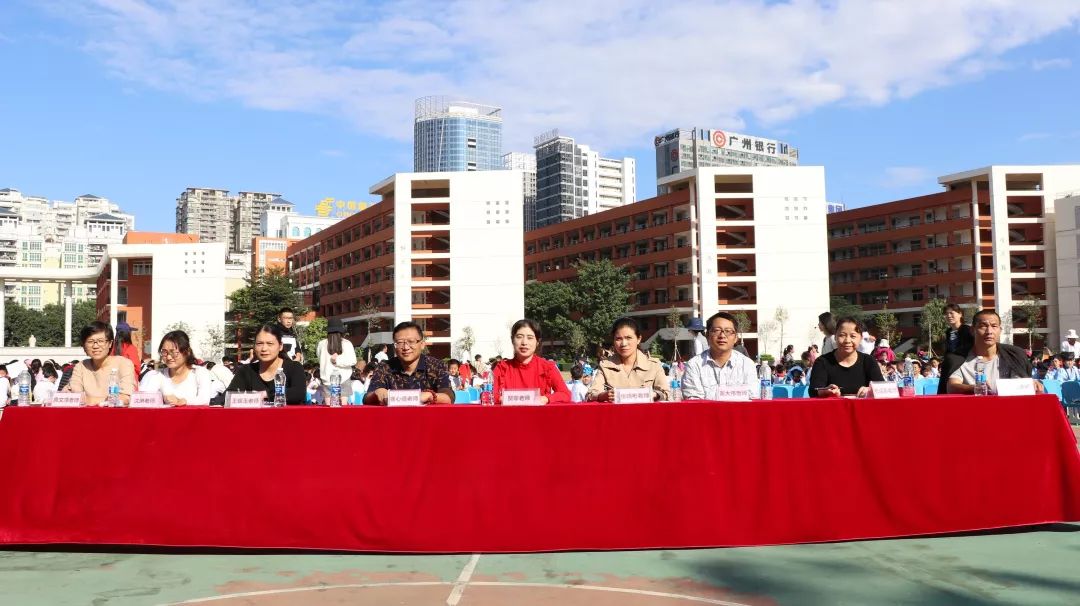 西域小学附属小学，培育未来之星的摇篮，教育的瑰宝与希望之源