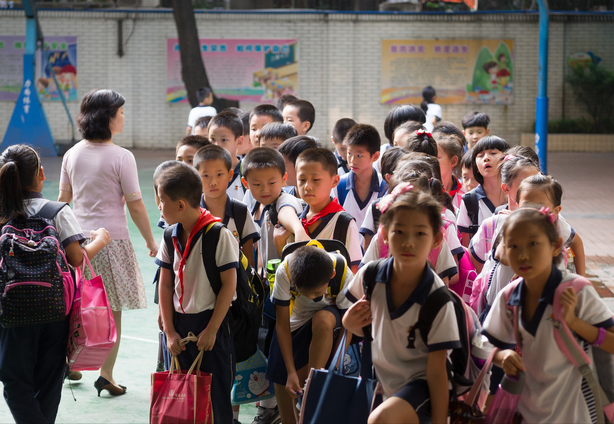 附属小学的日常与特殊放学时刻