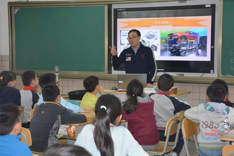 教研中学附属小学，育人与教研同行