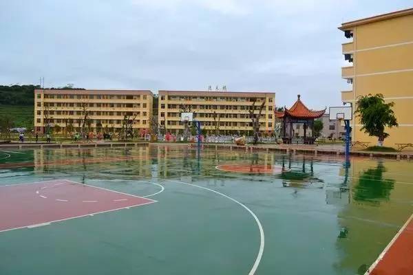 北流高中附属小学，未来之星的摇篮培育地